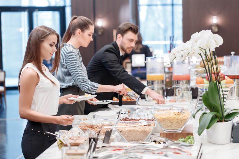 Como escolher o fornecedor ideal de buffet para eventos corporativos?